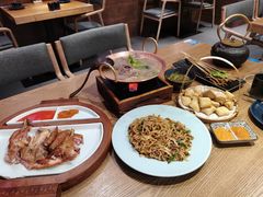-麦麦山云南菜(复地活力城店)