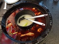 -重庆烧鸡公火锅(簋街店)