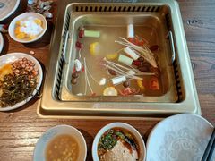 -东巴人鱼豆花火锅(幸福街店)