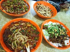 -玲玲米粉·新疆现炒米粉(大十字总店)