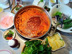 -野山舂·贵州现舂酸汤牛肉(民生路店)