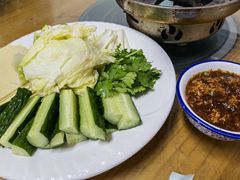 蘸酱菜-东北菜冰城一家人