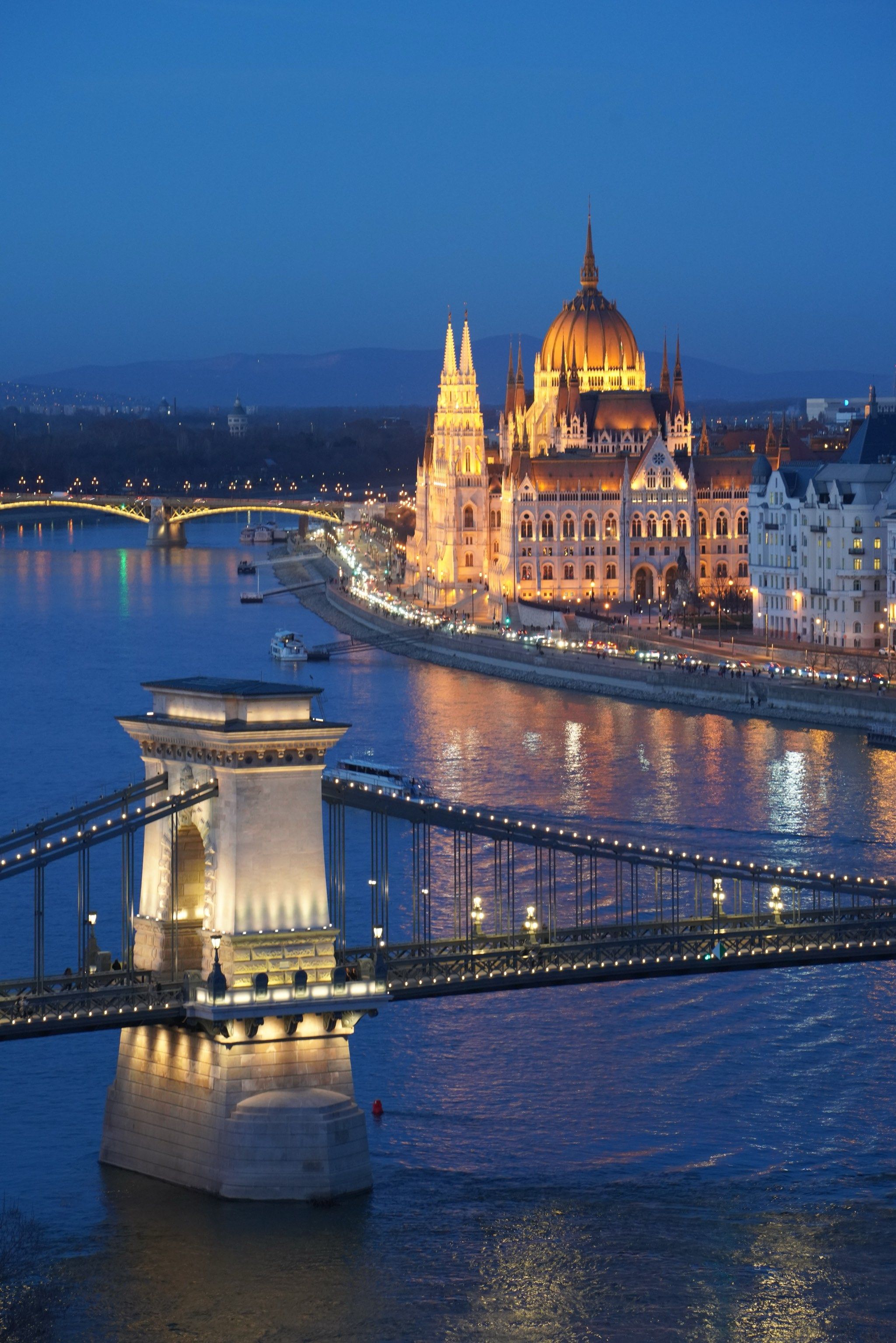 终于明白它为什么叫"蓝色多瑙河"