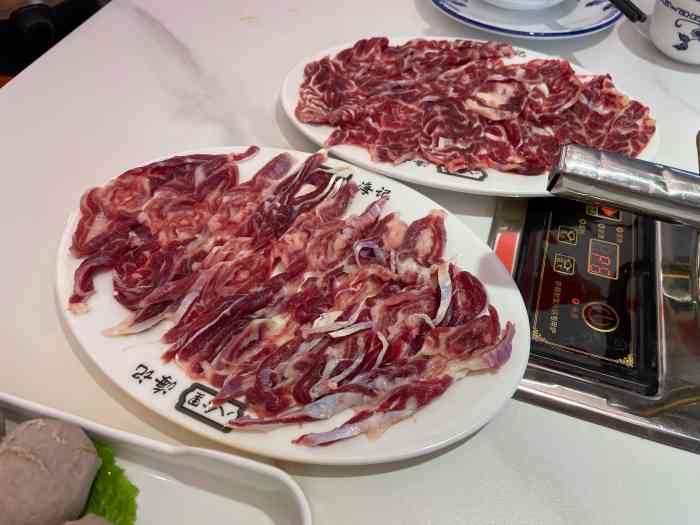 八合里牛肉火锅(八合里总店)-"潮汕牛肉火锅很注重刀工手起刀落,每片