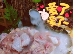 胡椒猪肚鸡-洪氏嗨捞·广东猪肚鸡·椰子鸡火锅(西咸万象城店)