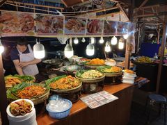 -席娜卡琳火车铁道夜市