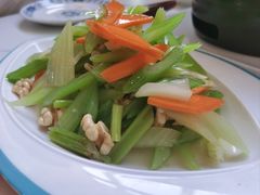 -三江源美食城
