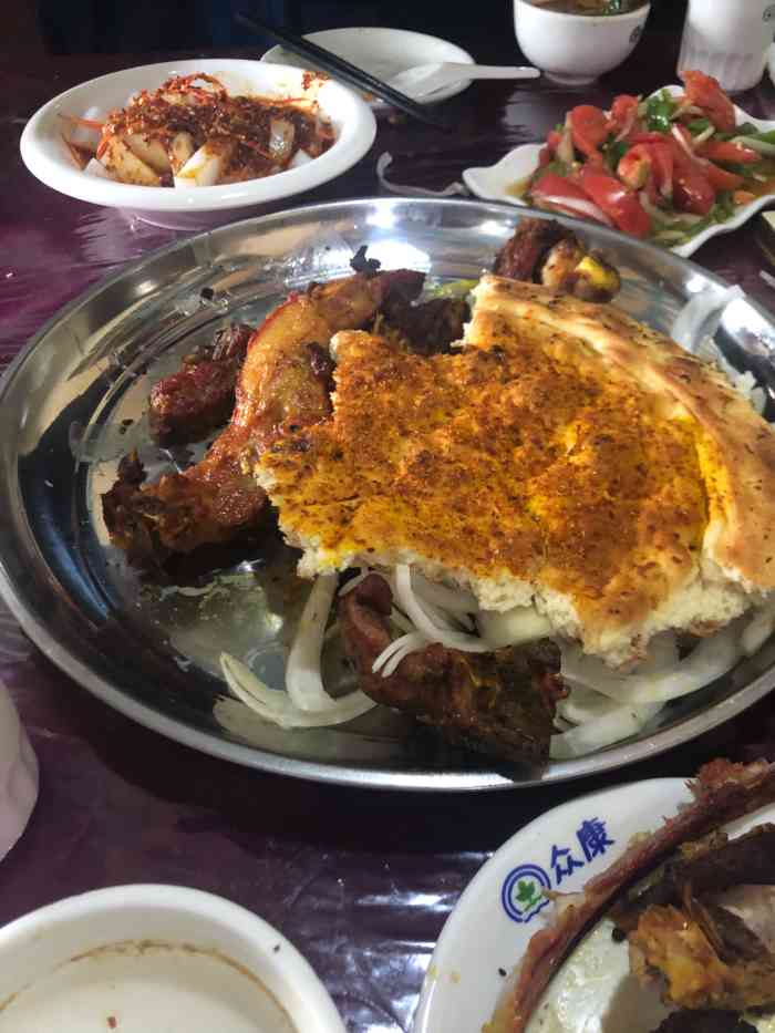 阿布都热合曼味道王-"馕坑肉炒鸡牛逼的一家店来吃的都是维族人.