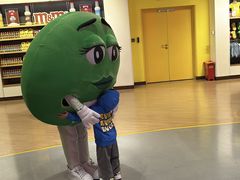 -m豆巧克力世界(上海世茂广场店)