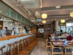 -ROAST coffee & eatery