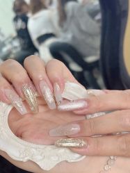 -芊屿芊浔美甲