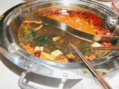 -老房老舍重庆火锅(假日城市店)