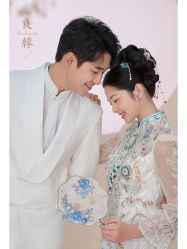 -雪中彩影婚纱摄影·微光艺术中心