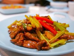 海南香芹爆炒黄牛肉-香香海南菜餐厅