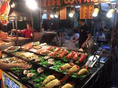 -六合夜市