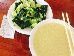 小米粥-宝瑞门钉肉饼店