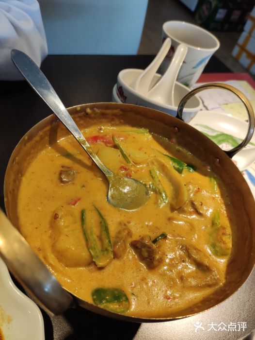 大头虾越式风味餐厅(光明广场店)越式咖喱牛腩煲图片