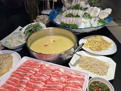 -鲜入唯煮·港式海鲜牛肉火锅(金宝街店)
