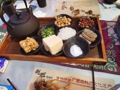 -刘姐啤酒鱼民族演艺餐厅(西街总店)