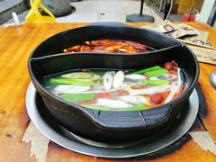 -灌县老妈砂锅串串香(万科红生活广场店)