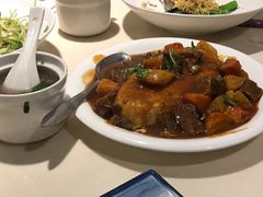 炖牛肋粒蛋包饭-本味轩精品茶餐厅(黄山路店)