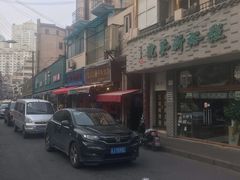 -佘山地铁站-停车场