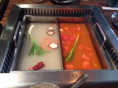 -老牌坊云南鱼豆花火锅(嵩山店)