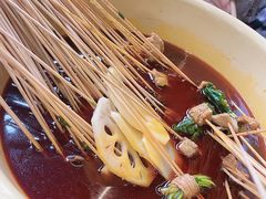 -拈签一笑黄牛肉辣卤串串