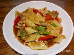 尖椒肉片干豆腐-上关雪東北菜(中房金谊店)