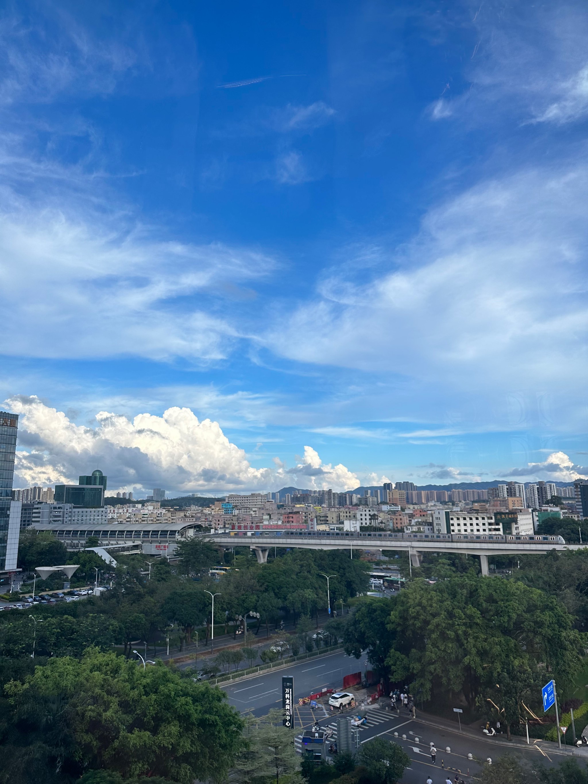 高楼窗外风景照片图片