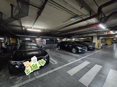 -新世界百货崇文店停车场