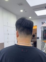 -首脑美发沙龙