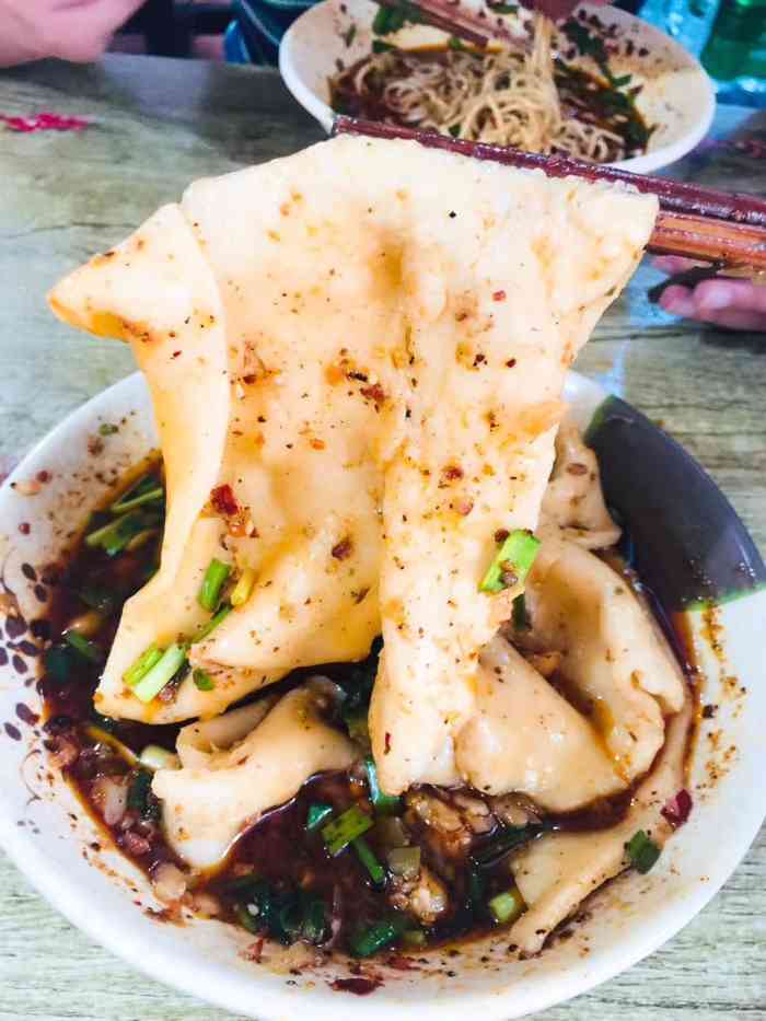 荣昌铺盖面-"从广州搭高铁7个多小时到重庆西,来吃吃喝.