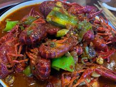 -虾弄弄海派小龙虾·牛羊蝎子火锅