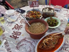 -老街烧烤大排档·地道湖北菜·龙虾馆(汉口火车站店)
