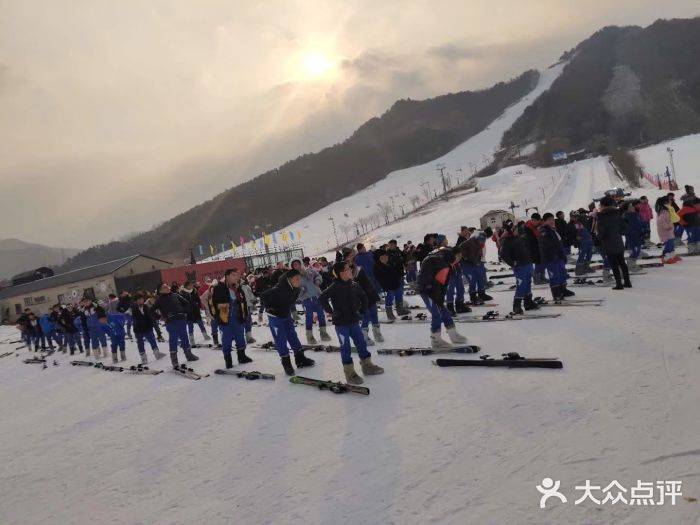 辽阳弓长岭温泉滑雪场图片