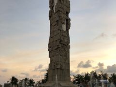 -亚龙湾中心广场