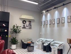 -老男孩男士理容馆·理发·烫染·修面