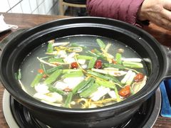 -陆记牛庄·碳锅龙虾烧烤(爱上花园店)