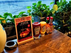 -HIGH FIVE哈福手工汉堡(桂林路店)