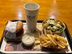 -The Habit Burger Grill 哈比特汉堡(复兴soho店)