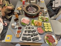 -围炉肉舍丹东海鲜烤肉·烤活鳗(步行街店)
