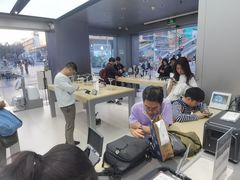 -DJI大疆(深圳华强北曼哈授权体验店)