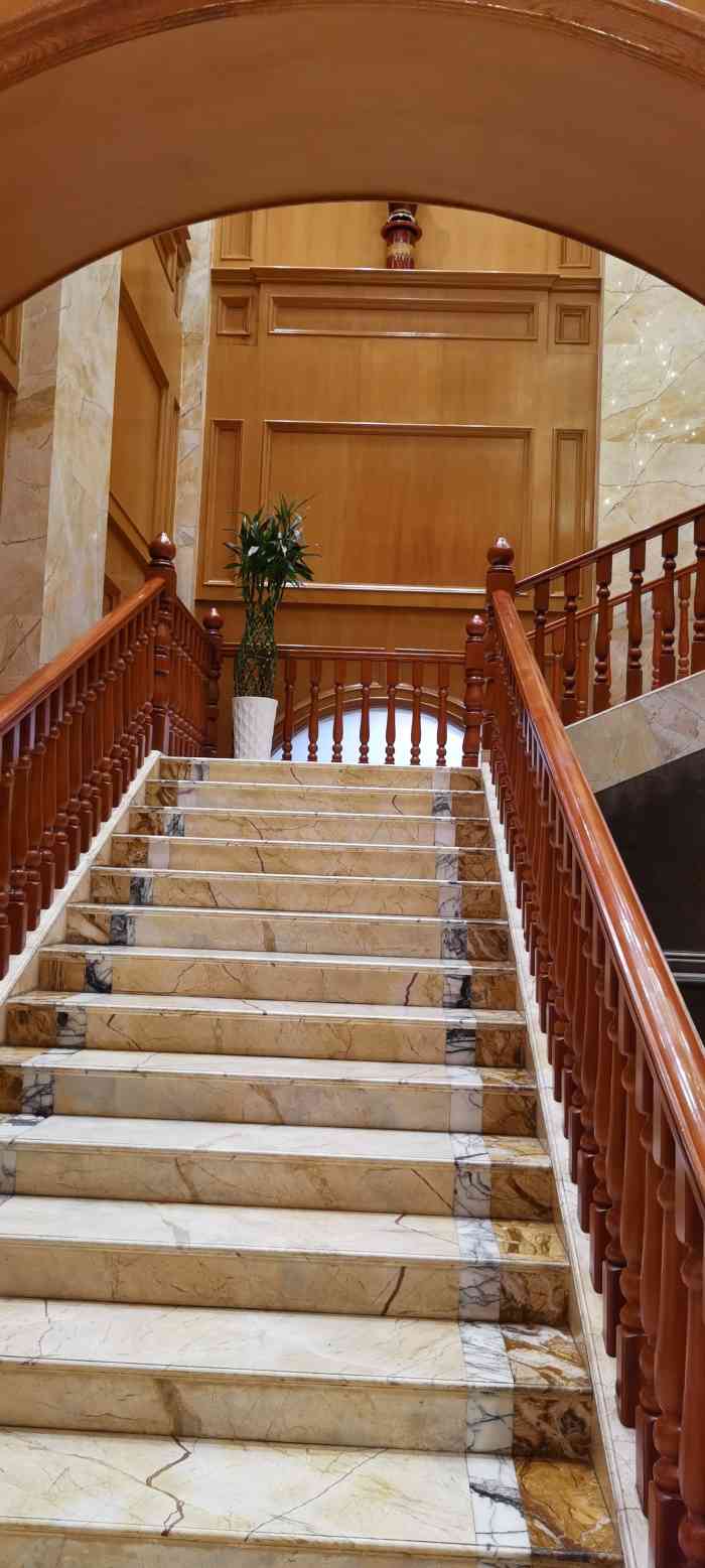 朗庭别苑(新区店)-"这家店真的让我大开眼界了昨天闺蜜乔迁之.