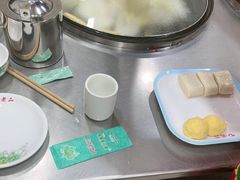 -屯老二农家铁锅炖·行业领军者(梅江店)