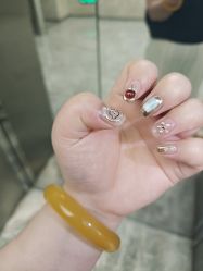 -UGIRL有个美甲