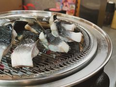 金牌鳗鱼半条-围炉肉舍•炭烤活鳗•丹东海鲜烤肉(步行街店)