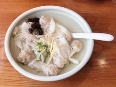 特色蟹粉小馄饨-苏小柳手作点心(控江旭辉分院)