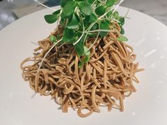 香椿苗拌黑百叶-雀蓝川菜(奥体广场店)