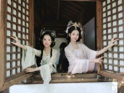 -一揽芳华汉服旗袍体验馆(拙政园店)